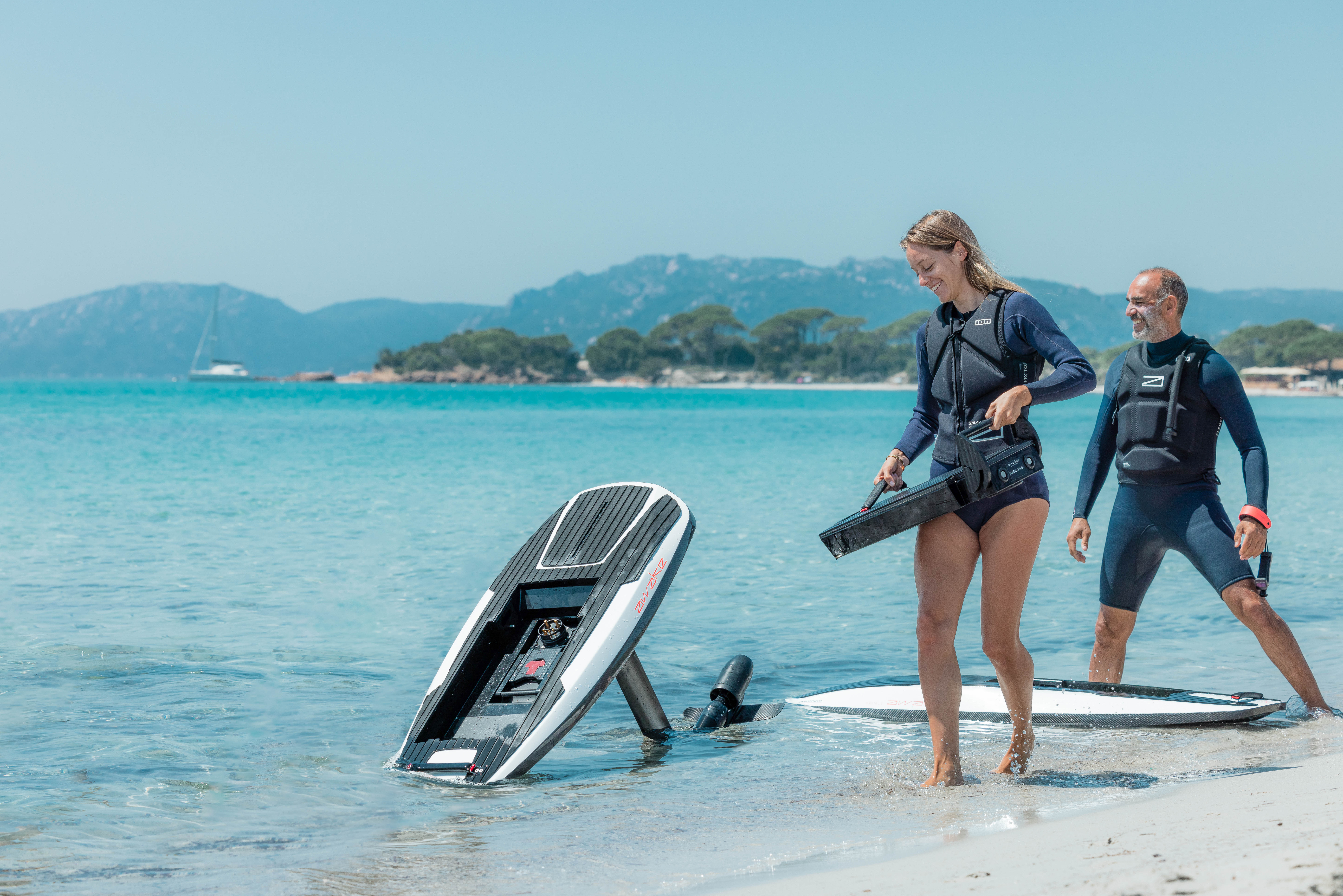 Jetboard vs. eFoil: Which Awake Board is Right for You?