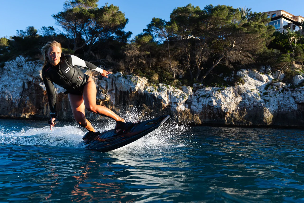 The Future of Personal Watercraft: Are Electric Jetboards Replacing Jetskis?